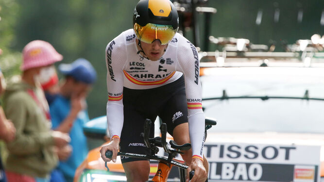 Enric Mas alza los brazos el pasado mes de abril tras ganar una etapa en la Vuelta a la Comunitat Valenciana.