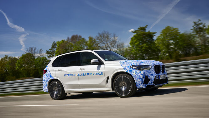 BMW se apunta a la pila de combustible con el i Hydrogen Next