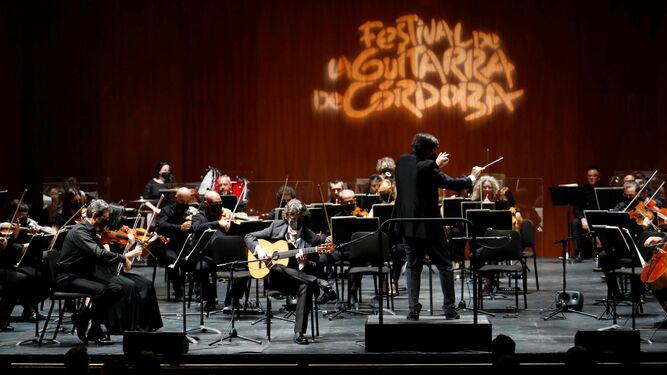 Cañizares y la Orquesta de Córdoba, en el estreno de 'Concierto Mozárabe'.