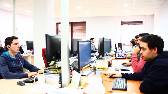 Los trabajadores de Nosolosoftware en su sede de Córdoba.