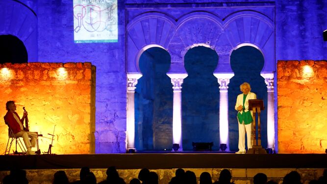 El Brujo, en un momento de su espectáculo en Medina Azahara.