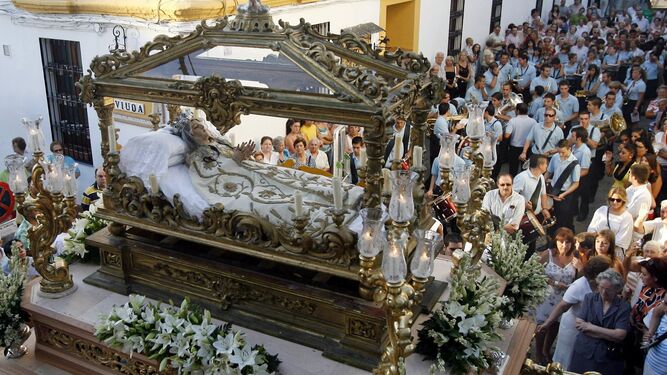 La Virgen del Tránsito, en procesión por las calles del Alcázar Viejo.