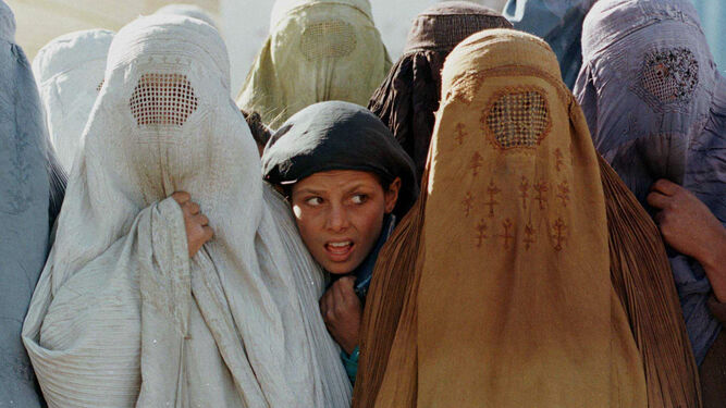 Grupo de mujeres afganas vistiendo el burka.