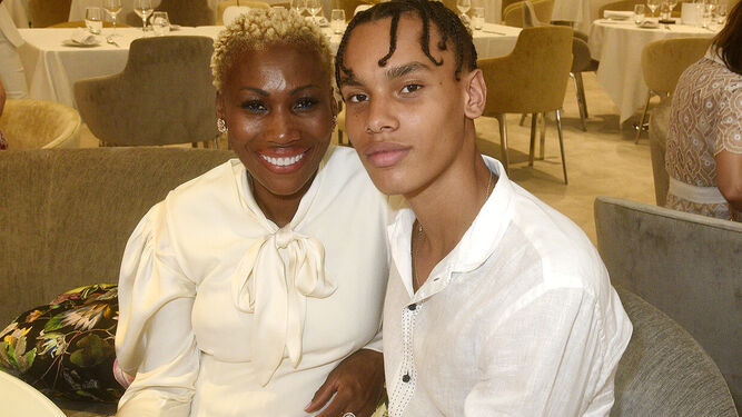Alexandre, con su madre, en la Gala de Cruz Roja de este año en Mónaco.
