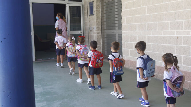 Alumnos del colegio Maristas de Córdoba el primer día de clases del año pasado.