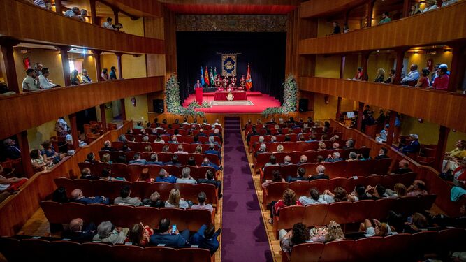 El Teatro de las Cortes, durante un acto en 2019.