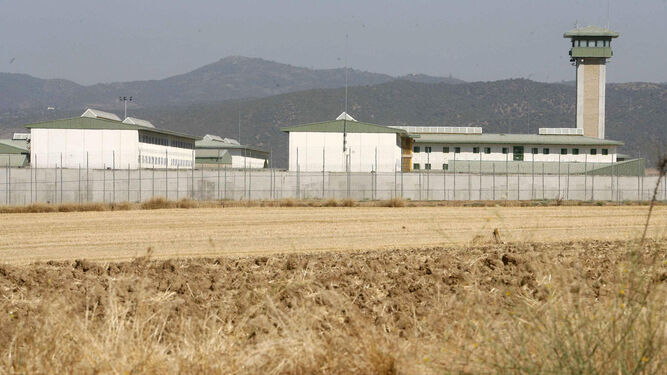 Exteriores del centro penitenciario de Alcolea.