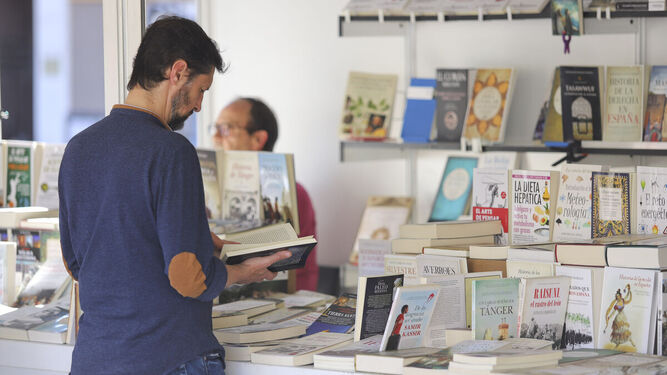 Imagen de un stand de la Feria del Libro de Málaga