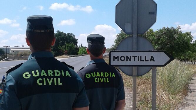 Efectivos de la Guardia Civil de Montilla.
