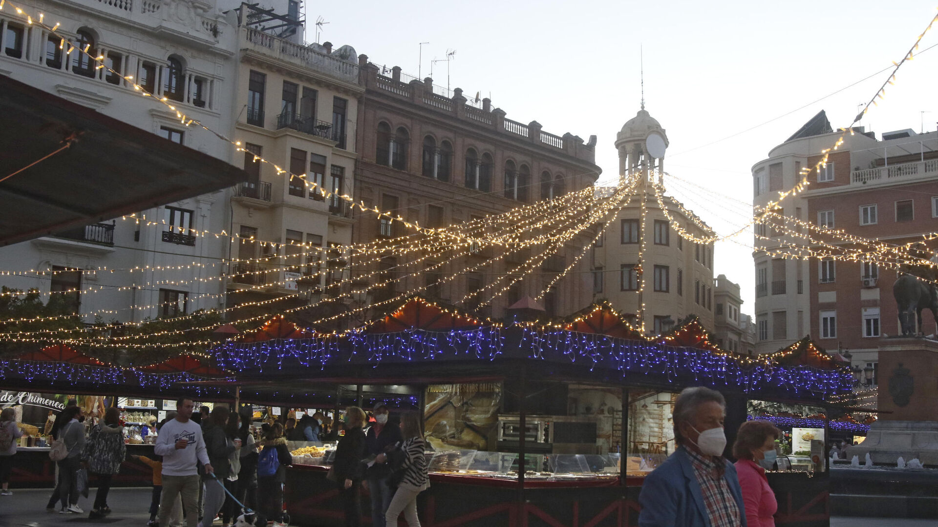 El mercado navide&ntilde;o de Las Tendillas, en fotograf&iacute;as