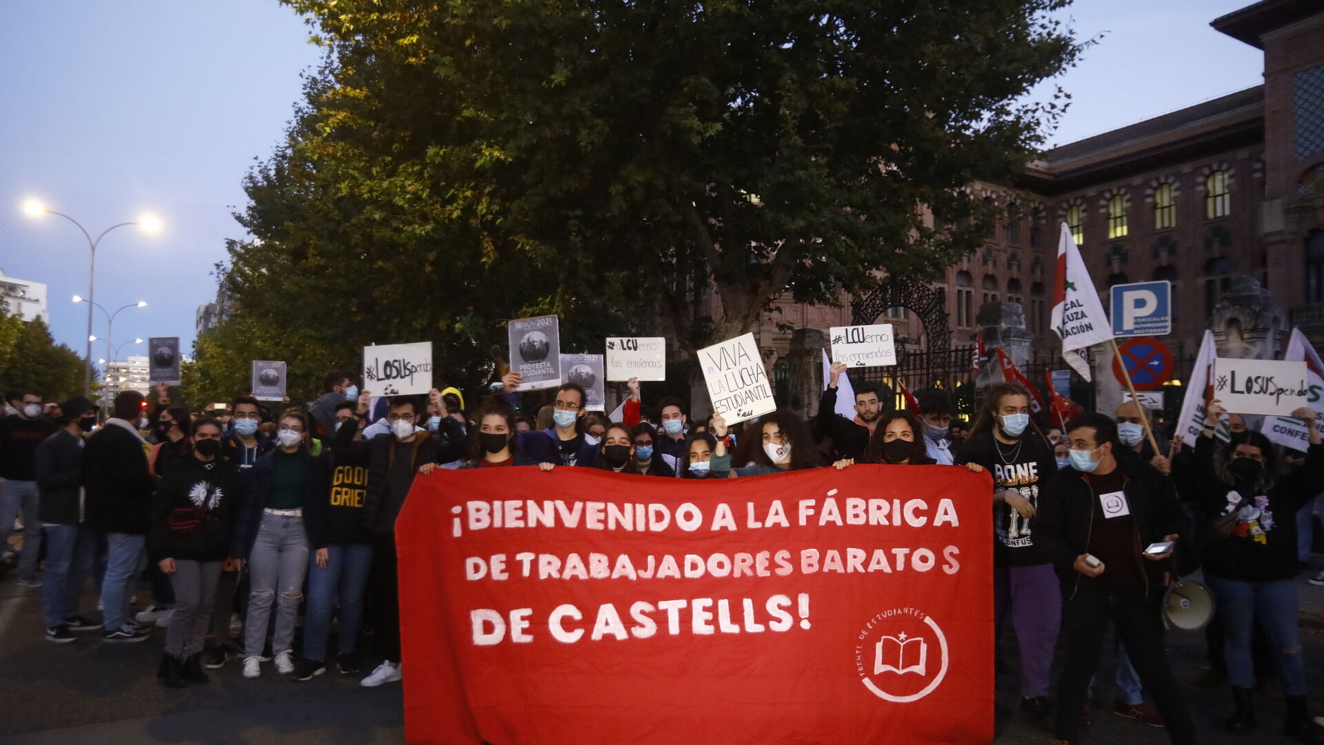 Concentraci&oacute;n de los estudiantes contra la ley Castells en C&oacute;rdoba