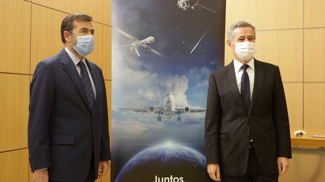 Juan Román, gerente del clúster Andalucia Aerospace, junto al presidente, Antonio Gómez-Guillamón.