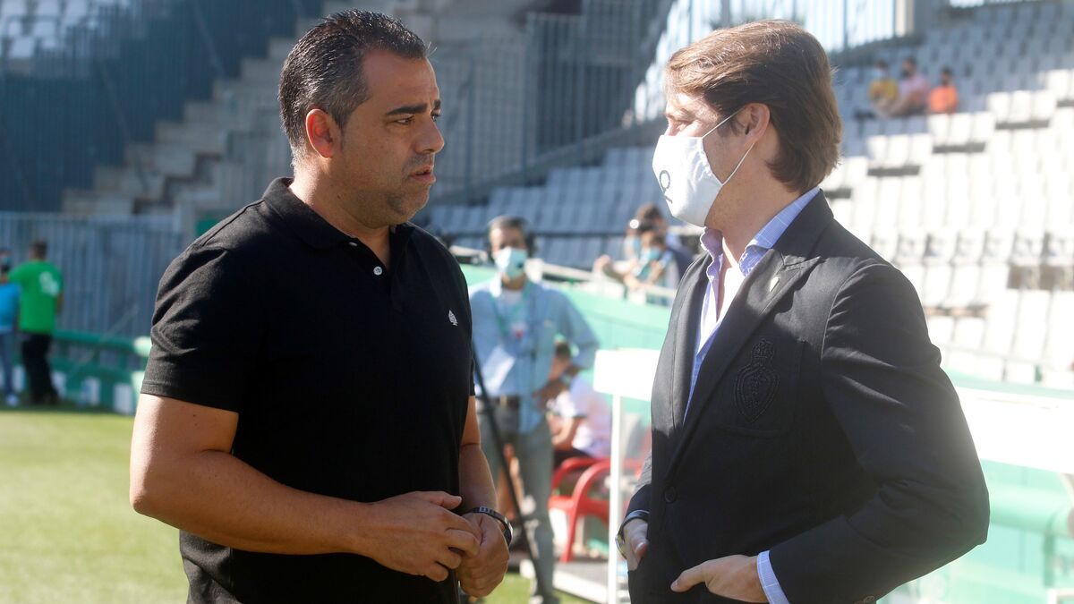 Adrián Fernández Romero, consejero del Córdoba CF, charla con Germán Crespo en El Arcángel.
