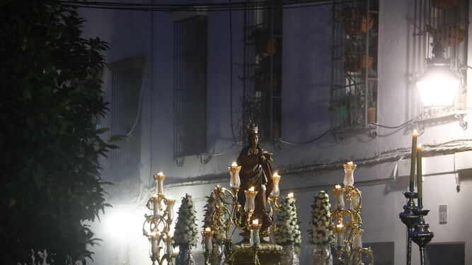 La Inmaculada recorre las calles de Córdoba.