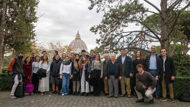 Visita de los alumnos de Loyola a los jardines del Vaticano.