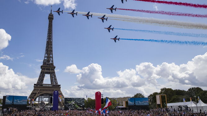 La ceremonia en la que París tomó el relevo de Tokio como sede olímpica.