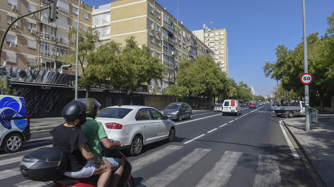 Circulación urbana en la segunda ronda de la Macarena de Sevilla.