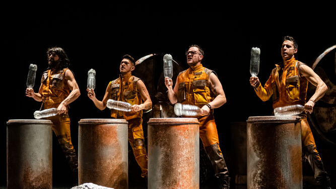 Escena de la función Trash! que se estrena el lunes 3  de enero en el Gran Teatro de Córdoba.