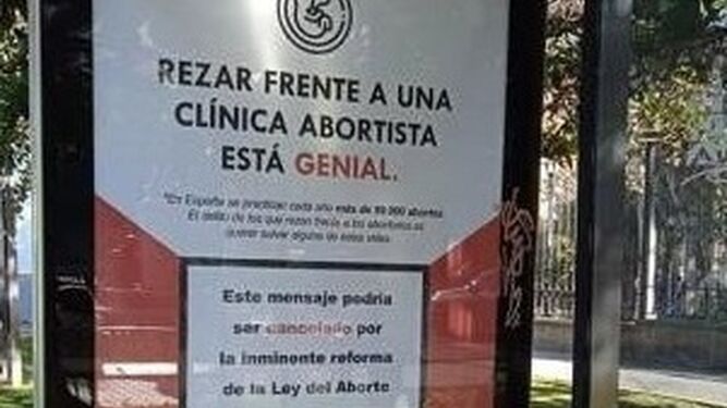 Marquesina de Aucorsa con la campaña publicitaria contra el aborto.