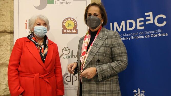 La directora del Instituto Halal, Isabel Romero y la presienta del Imdeec, Blanca Torrent.