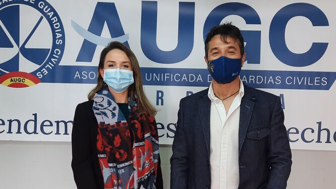 La psicóloga Helena Gómez y Juan Ostos, de la AUGC.