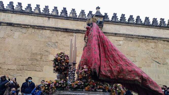 Un momento de la procesión de la Virgen de Araceli en Córdoba.