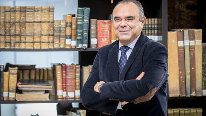 José Luis López Garrido, en la Biblioteca Lobo.