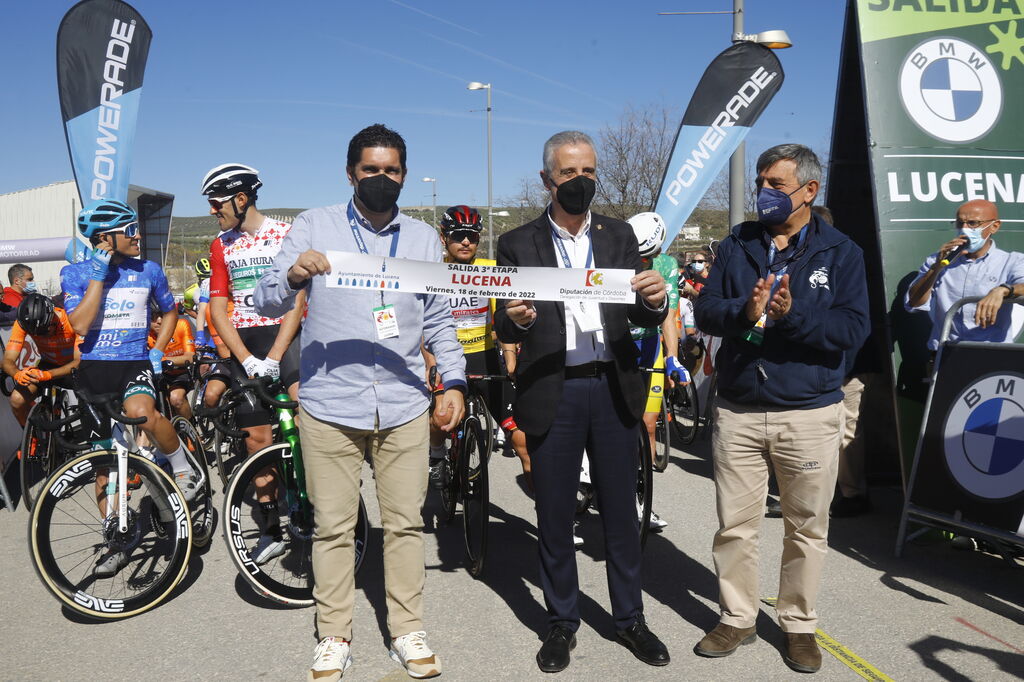 Lucena disfruta con la salida de la tercera etapa de la Vuelta a Andaluc&iacute;a