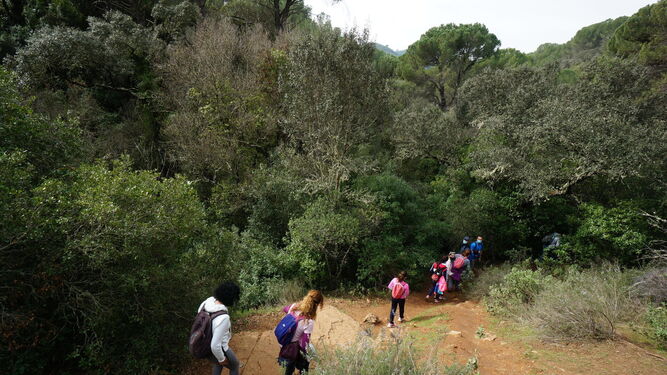Senderistas en la Sierra de Córdoba.