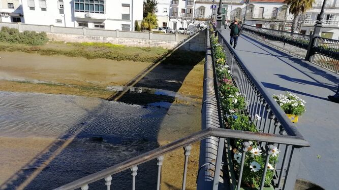Una nueva pasarela peatonal sobre el río Iro se encuentra entre los proyectos previstos