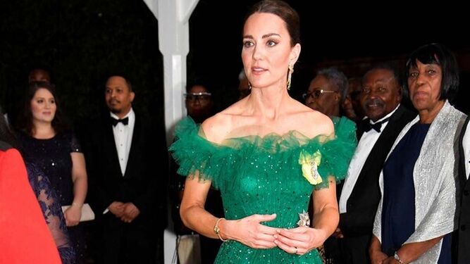 Kate Middleton, radiante con el vestido que recordó las mejores noches de gala de Lady Di.