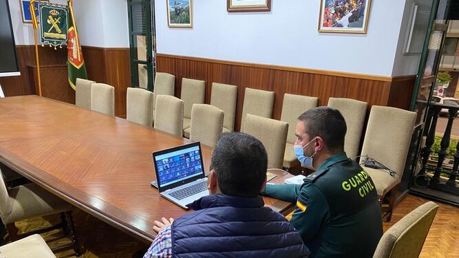 Un momento de la videoconferencia de la Guardia Civil de Córdoba.