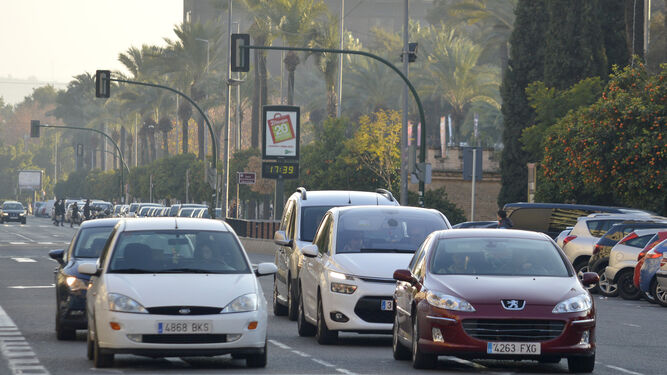 Tráfico en una calle de Córdoba.