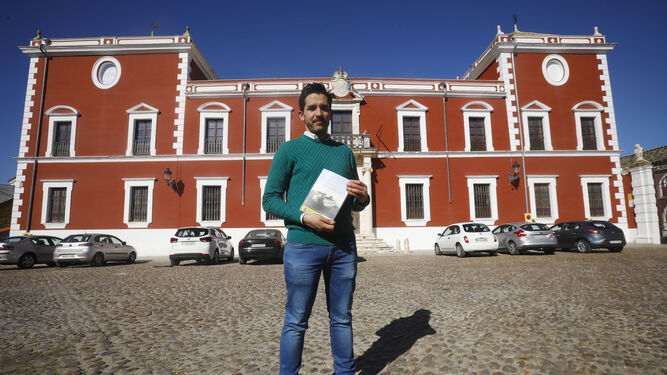Francisco Manuel Espejo Jiménez, autor del libro 'El Palacio Ducal de Fernán Núñez, estudio histórico-artístico'.