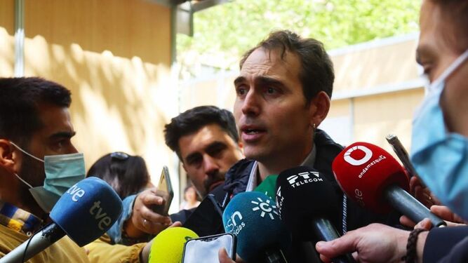 Toni Valero, durante su comparecencia ante los medios en Córdoba.