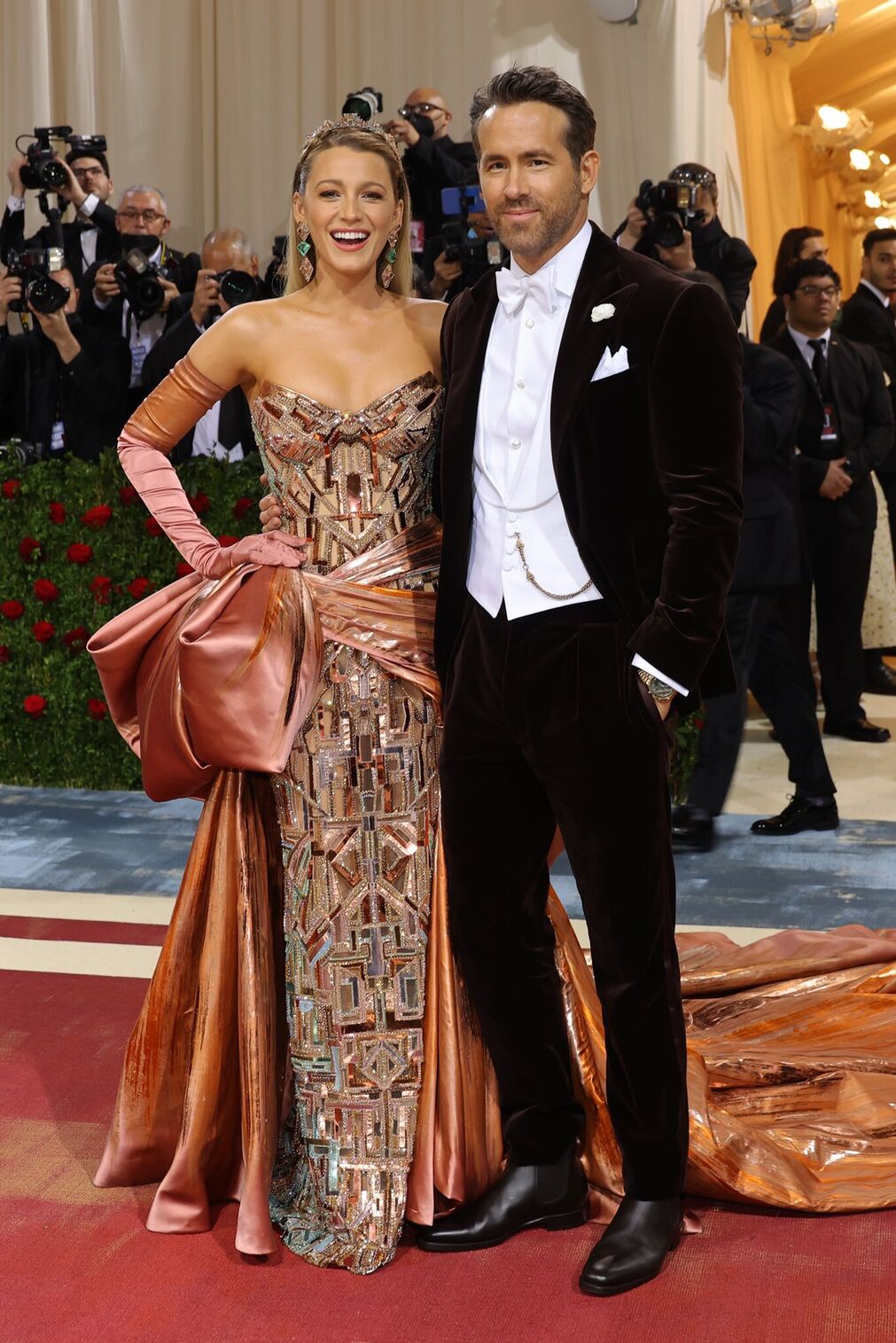 La anfitriona principal, la actriz Blake Lively, y su marido, Ryan Reynolds