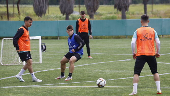 Manolillo y Ale Marín durante un entrenamiento con el primer equipo.