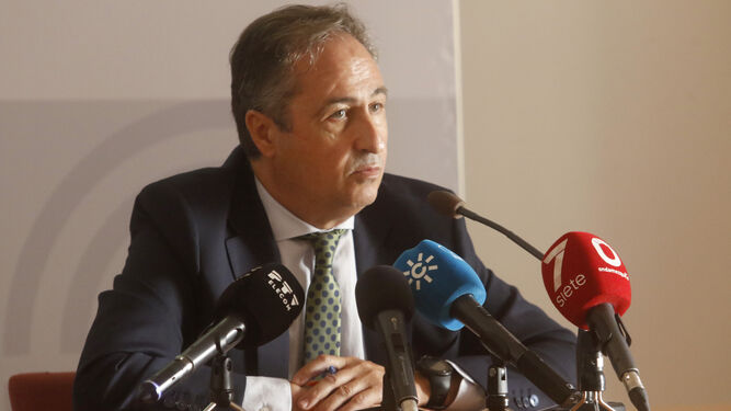 El delegado de Turismo, Ángel Pimentel López, durante una rueda de prensa.