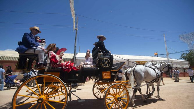 Un coche de caballos en El Arenal.