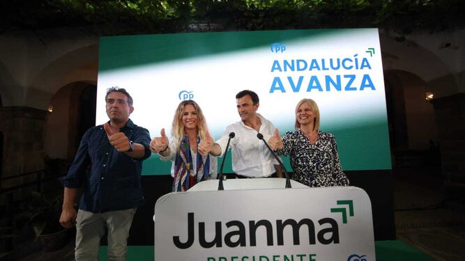 Antonio Saldaña, Ana Mestre, Bruno García y María José García-Pelayo, en el cierre de campaña del PP.