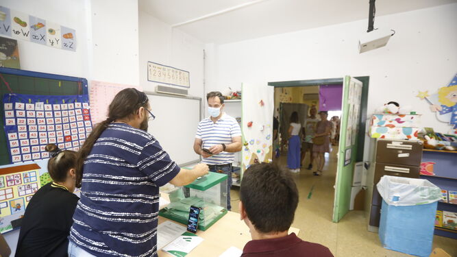 Votación en un colegio electoral en Córdoba.