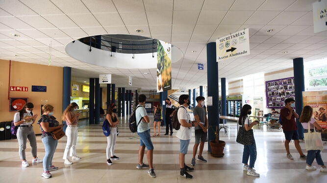 Alumnos de la UCO en el Aulario del Campus de Rabanales.