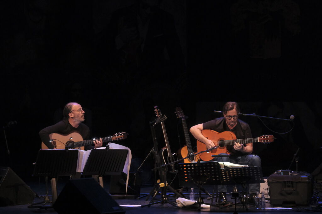 El concierto de Al Di Meola en el Festival de la Guitarra de C&oacute;rdoba, en fotograf&iacute;as