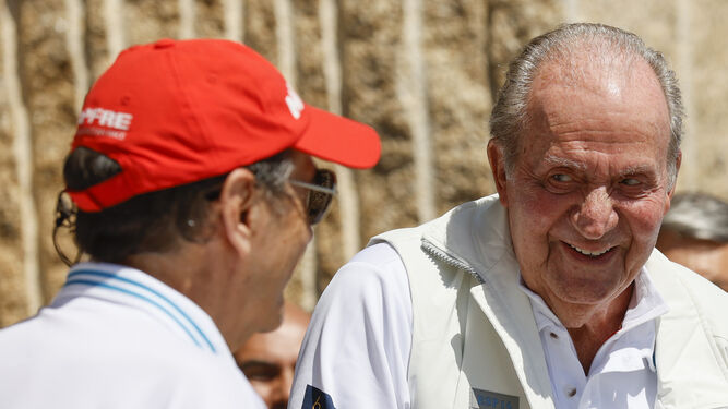 Don Juan Carlos sonríe en su última visita a España.