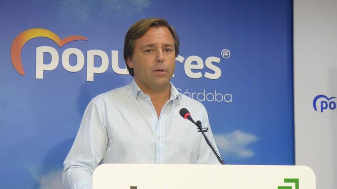 Antonio Repullo durante la rueda de prensa en la sede del PP.