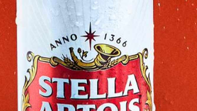 Lata de Stella Artois.