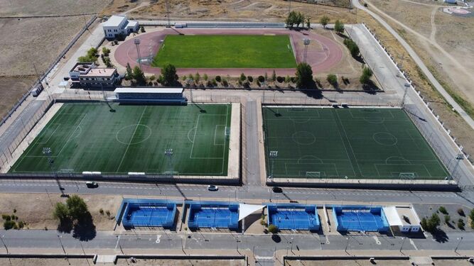 El terreno que será el nuevo campo de fútbol 11 de Pozoblanco.