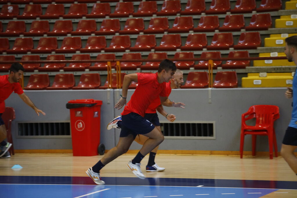 El primer entrenamiento del C&oacute;rdoba Futsal, en im&aacute;genes