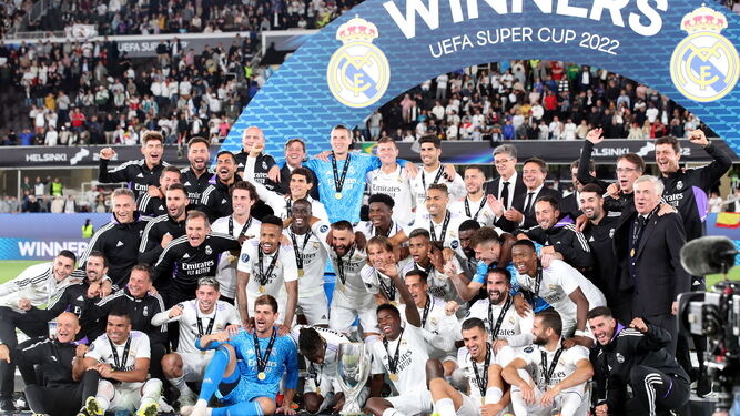 El Real Madrid, con la Supercopa de Europa.
