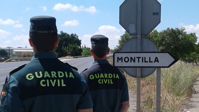 Una patrulla de la Guardia Civil de Montilla.